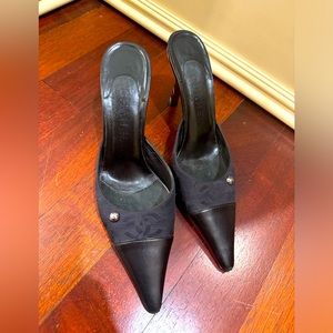 Chanel mules in navy , size 40